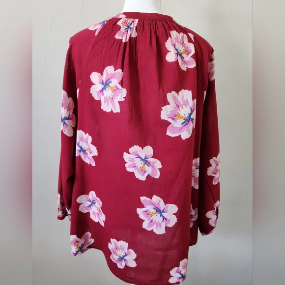 Old Navy Women's Floral Button-Front Blouse - Burgundy - Picture 4 of 6